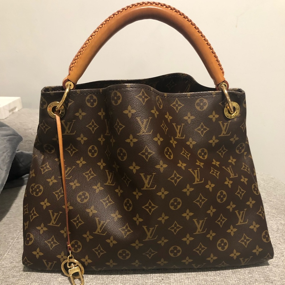 Louis Vuitton Artsy MM